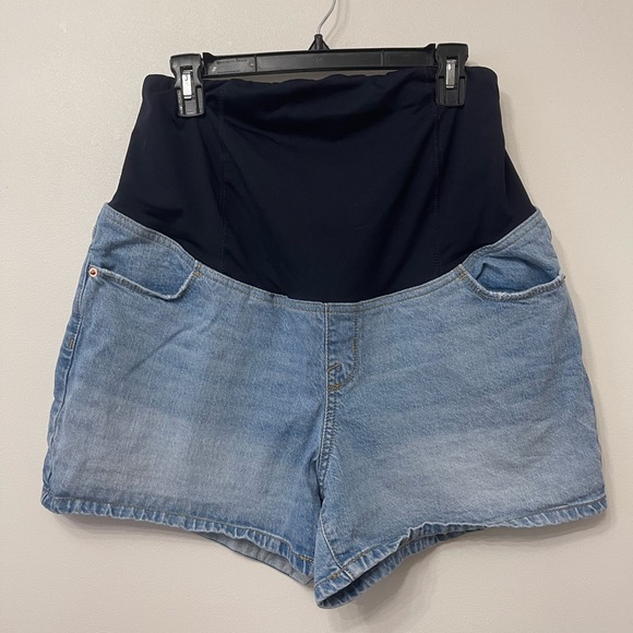 Isabel Maternity Denim Shorts - Picture 6 of 8